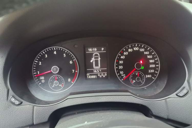 Used Volkswagen Sharan 2013 1.8TSI Standard Model
