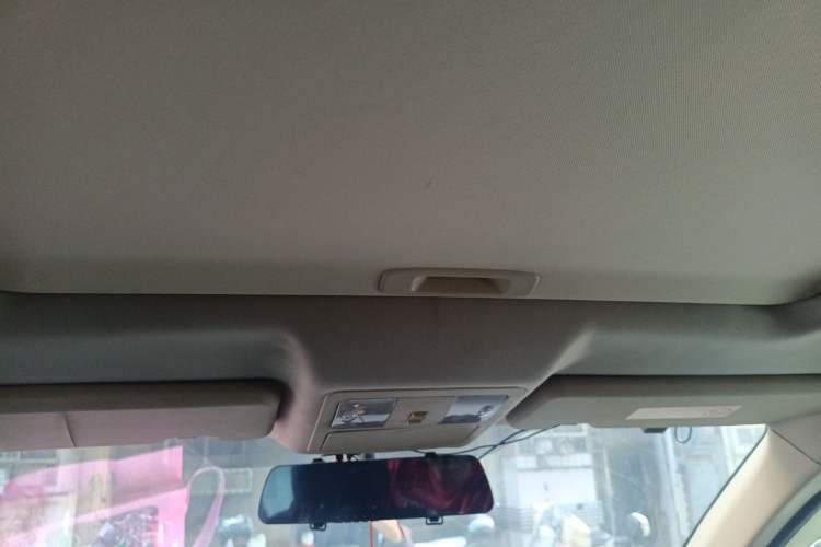 Used Dongfeng Aeolus AX7 2015 2.0L Automatic Zhiyi Trim
