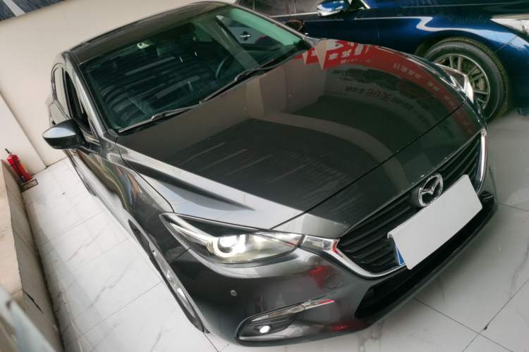 Used Mazda 3 Axela 2017 Sedan 1.5L Automatic Luxury Model Emission Standard China V
