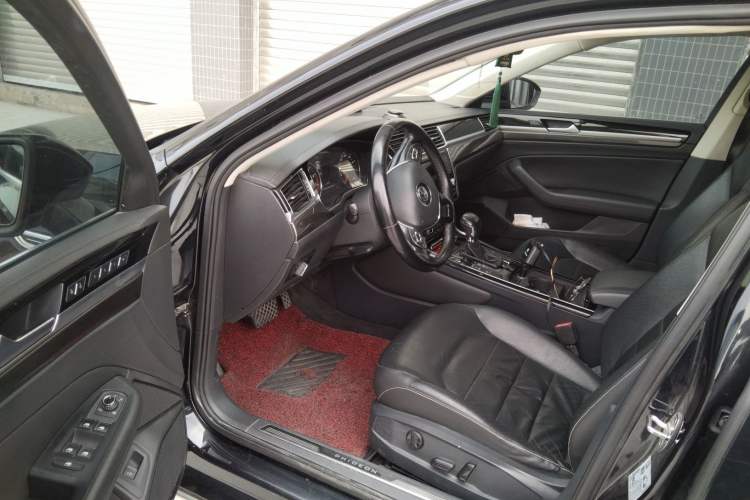 Used Volkswagen Phideon 2016 380TSI Two-Wheel-Drive Luxury Edition
