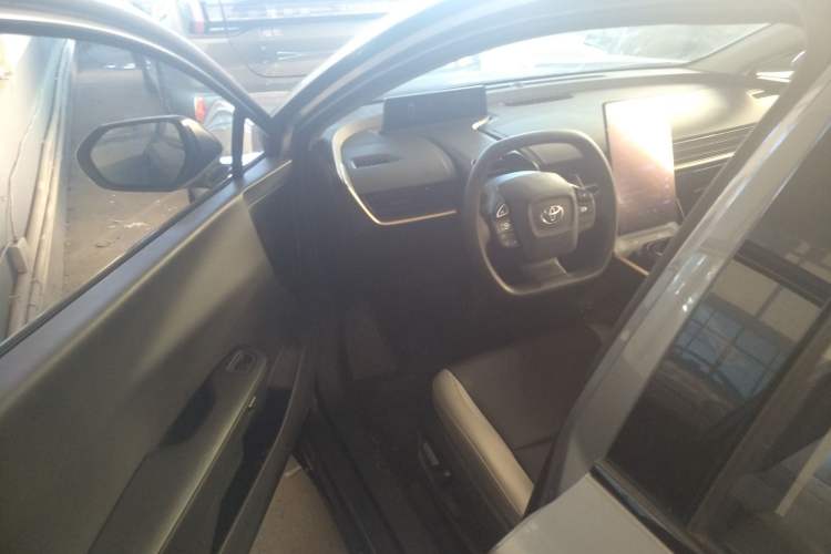 Used Toyota bZ3 2023 616 km Long-Range PRO