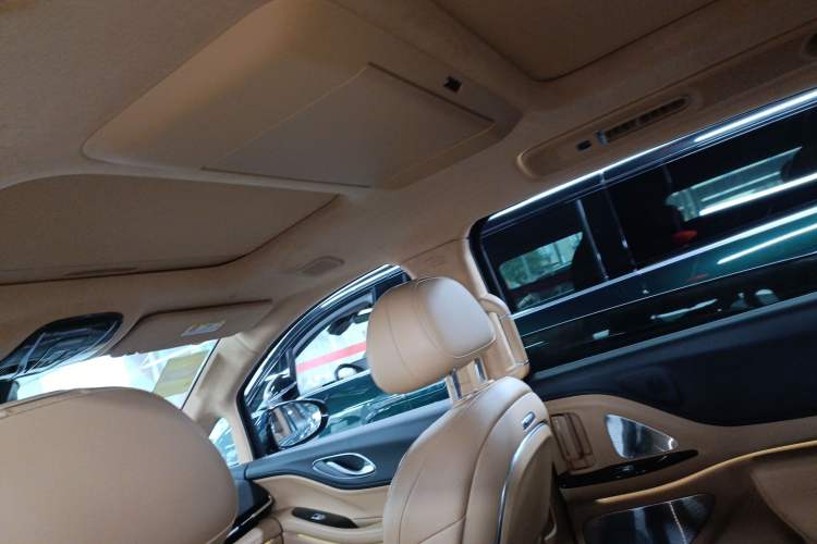 Used VOYAH Dream 2025 EV Four-Wheel Drive Flagship Kunpeng Edition Headliner