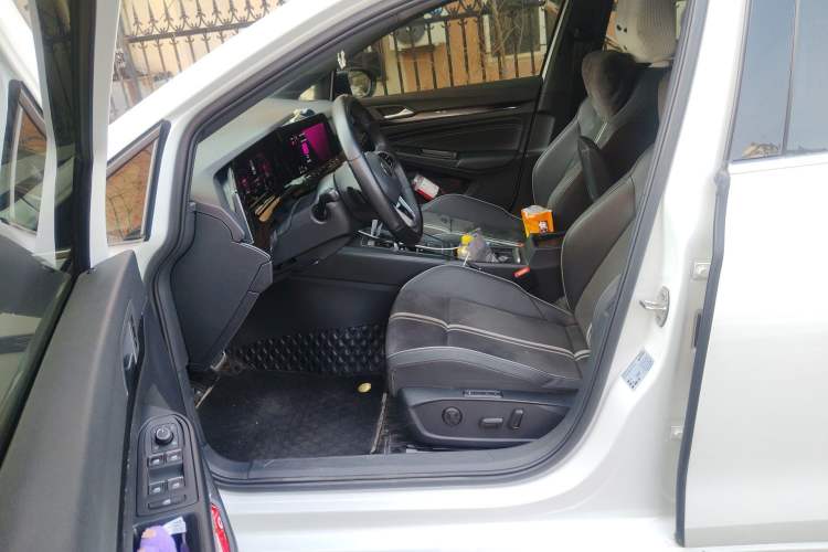 Used Volkswagen Golf 2021 280TSI DSG R-Line Left Front Seat