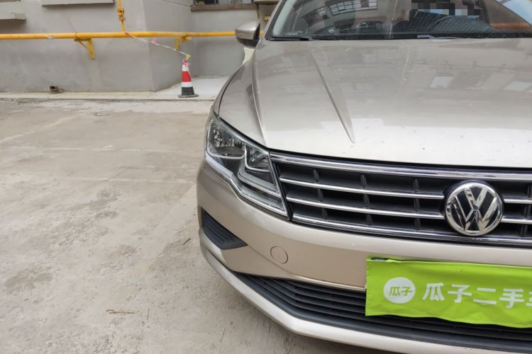 Used Volkswagen Jetta 2017 1.5L Manual Fashion Edition
