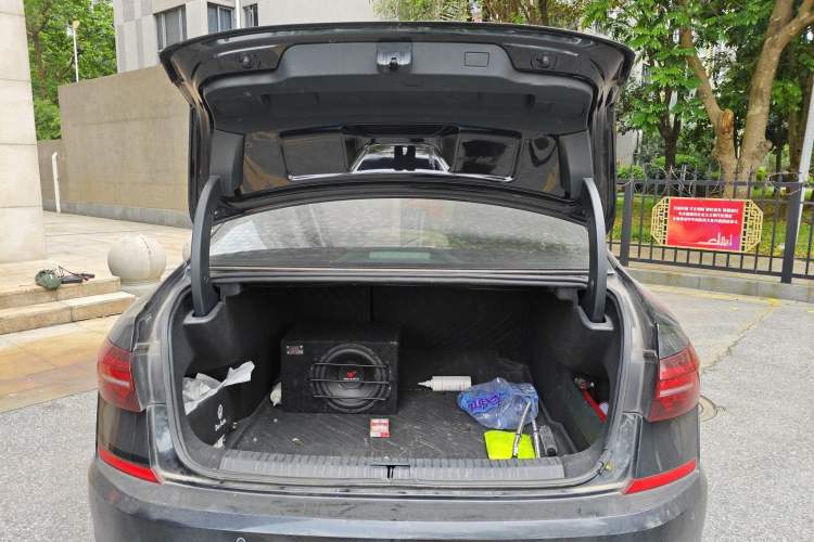 Used Volkswagen Passat 2020 330TSI Elite Edition China VI
