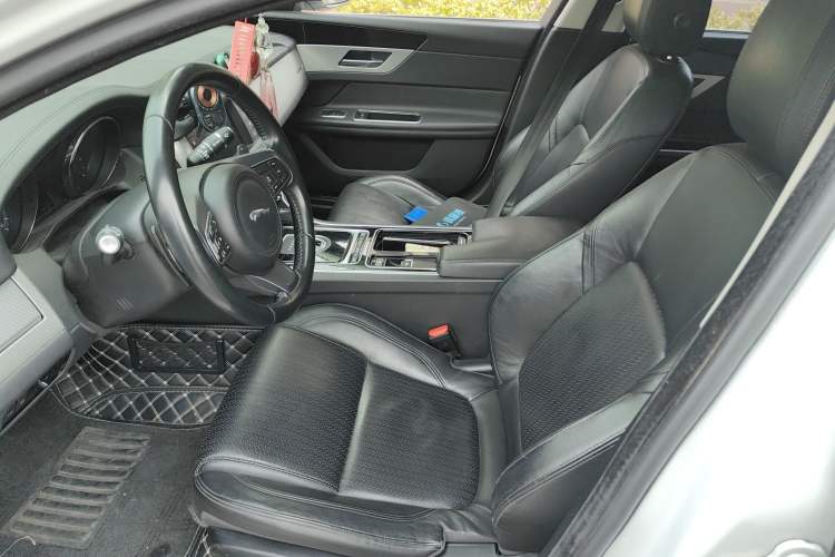 Used Jaguar XF 2016 XF 2.0T Two-Wheel-Drive Luxury Edition