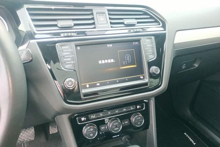 Used Volkswagen Tiguan L 2017 330TSI Automatic Two-Wheel Drive Luxury Edition Audio And AC Panel