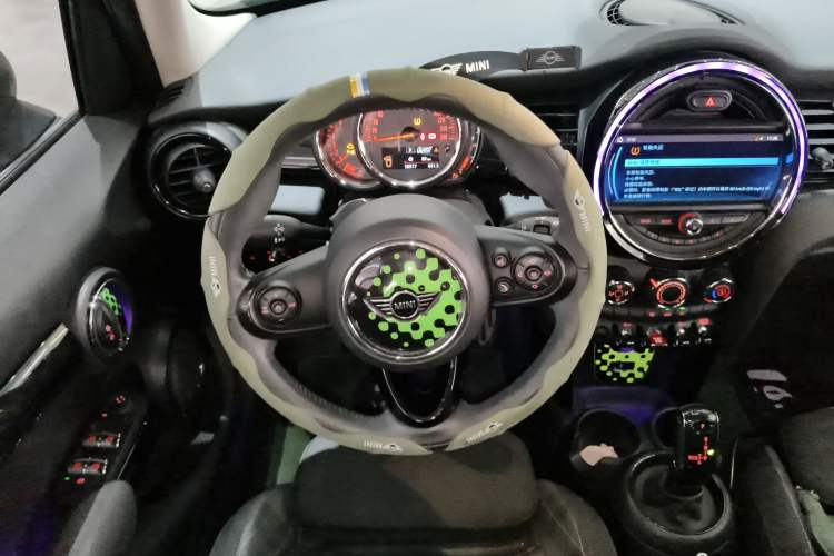 Used MINI 2018 1.5T COOPER Classic Edition Five-Door Version Steering Wheel