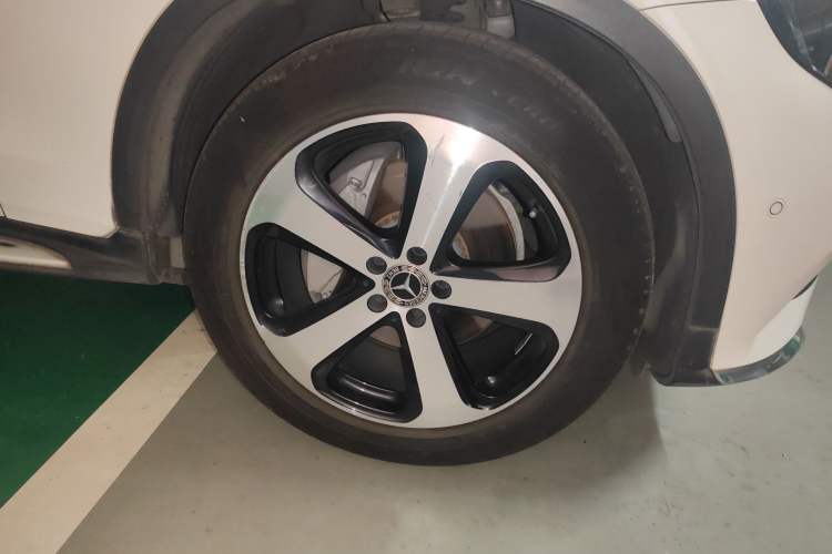 Used Mercedes-Benz GLC 2017 GLC 260 4MATIC Luxury Model
