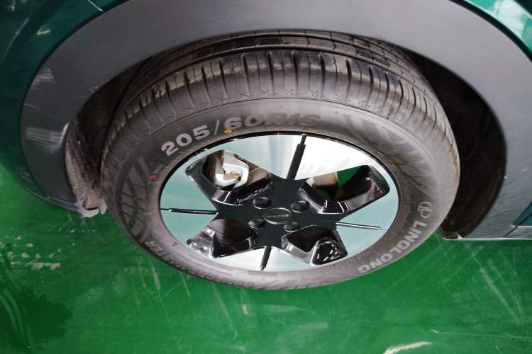 Used Geely Galaxy Geome 2025 310km Dream Edition Left Front Wheel Hub