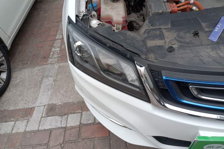 Used Geely Auto Emgrand New Energy 2017 EV300 Prestige Model Right Front Headlight