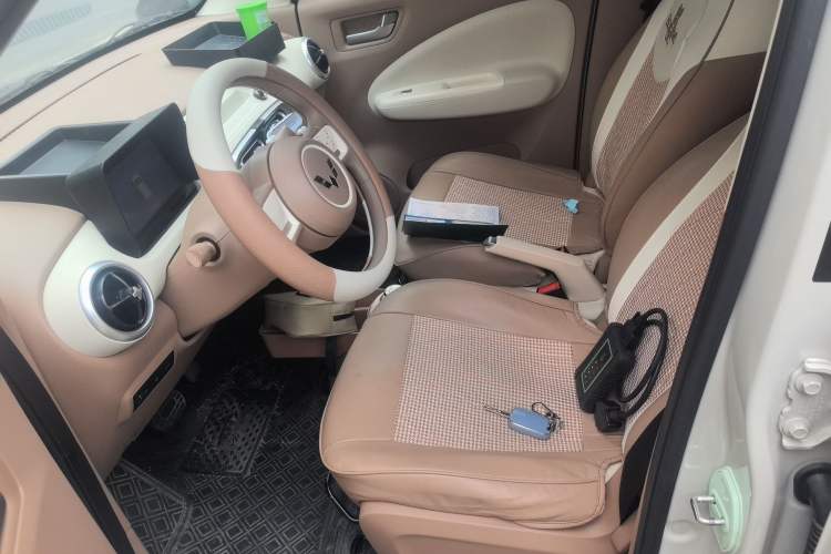 Used Wuling Hongguang MINIEV 2025 Four-Door Version Advanced Edition Left Front Seat