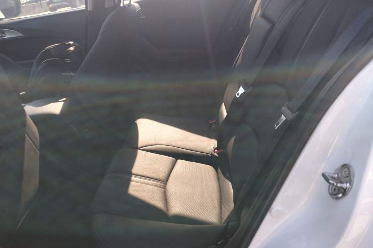 Used Mazda 3 Axela 2017 Hatchback 1.5L Automatic Luxury Model Emission Standard China V Left Rear Seat
