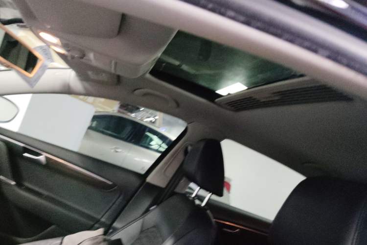 Used Volkswagen Magotan 2015 2.0 TSI Prestige Model Headliner