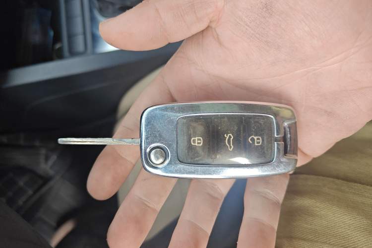 Used Volkswagen Sagitar 2015 1.6L Automatic Comfort Model
