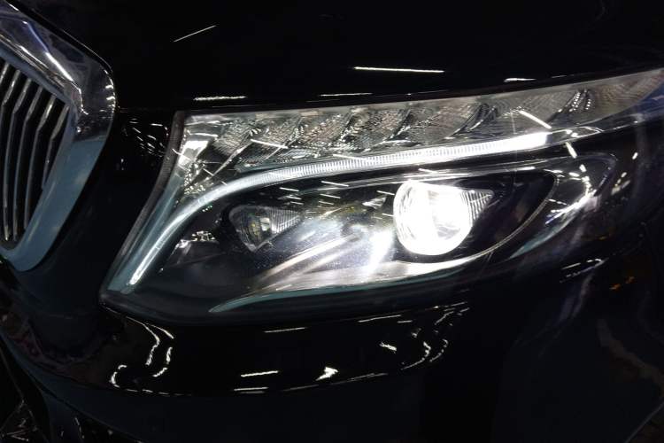 Used Mercedes-Benz V-Class 2018 V250 2.0T Middle East Version