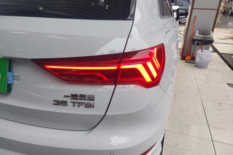 Used Audi Q3 2019 35 TFSI Advanced Dynamic Edition Right Rear Taillight