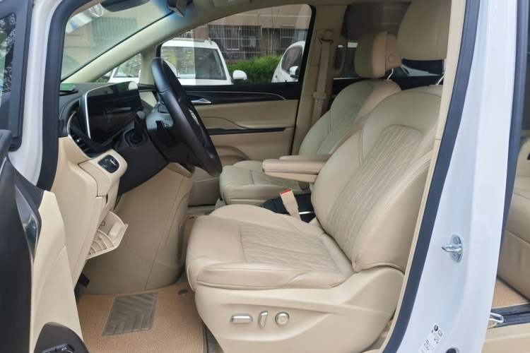 Used Buick GL8 2023 ES Lu Zun Luxury Model Left Front Seat