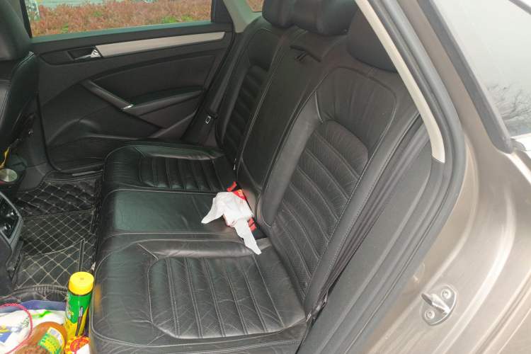 Used Volkswagen Passat 2014 1.8TSI DSG Prestige Navigation Edition Left Rear Seat