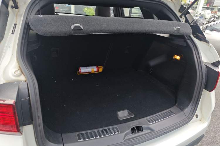 Used Land X7 2016 2.0T Panoramic Prestige Edition Trunk