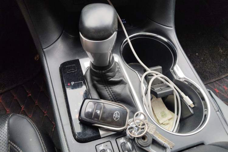 Used Toyota Highlander 2018 2.0T Four-Wheel Drive Luxury Version 7 Seats China VI Standard
