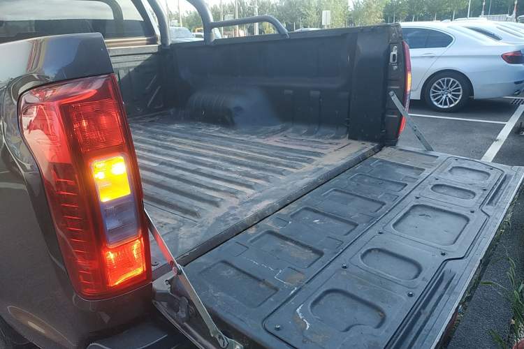 Used Great Wall Poer 2020 2.0T Commercial Version Automatic Diesel 4x4 Elite Long-Box GW4D20M