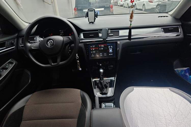 Used Volkswagen C-TREK 2017 230TSI DSG Comfort Version