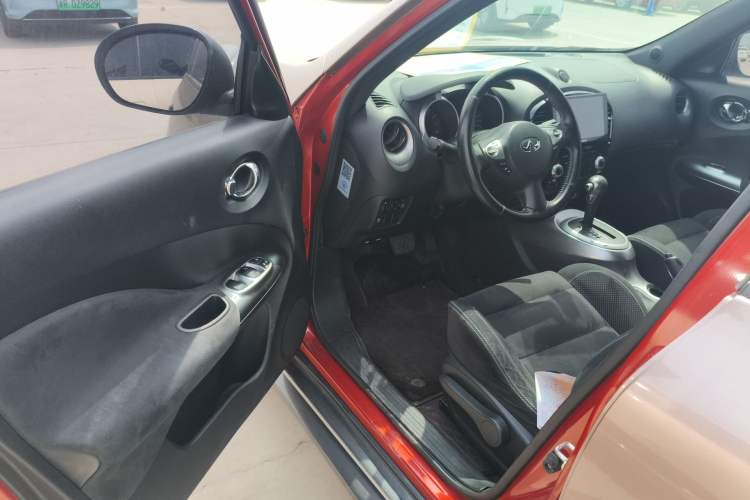 Used Infiniti ESQ 2014 1.6L Spontaneous Edition Driver Seat