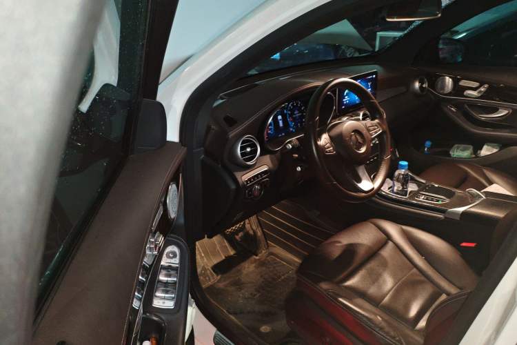 Used Mercedes-Benz GLC 2019 GLC 260 4MATIC Luxury Model
