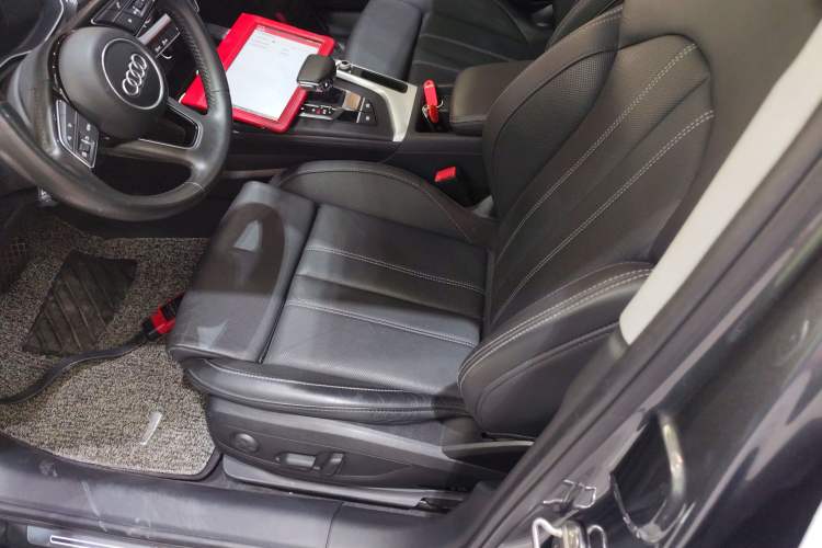 Used Audi A4L 2020 40 TFSI Fashion Dynamic Model Left Front Seat