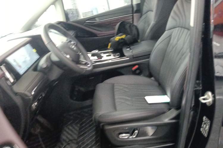 Used GAC Trumpchi M8 2024 Master Series 400T Prestige Edition
