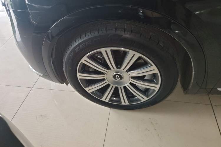 Used Hima AITO M8 2025 Model Pure Electric Max+ Five-Seat Long-Range Version Exterior 4