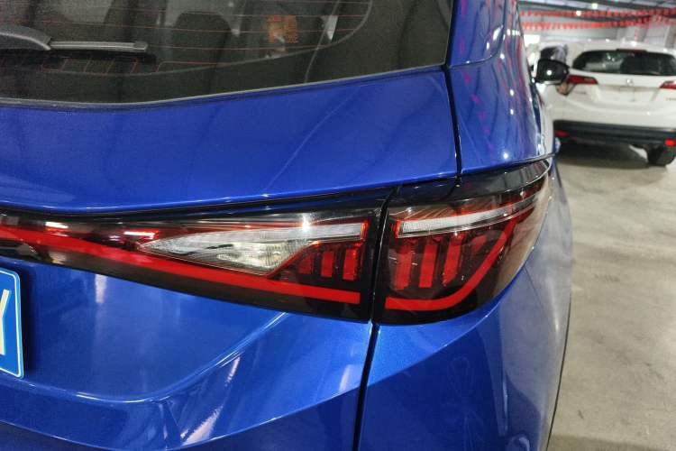 Used SOL X8 2021 300T DCT Prestige Smart Connect Edition 6 Seats
