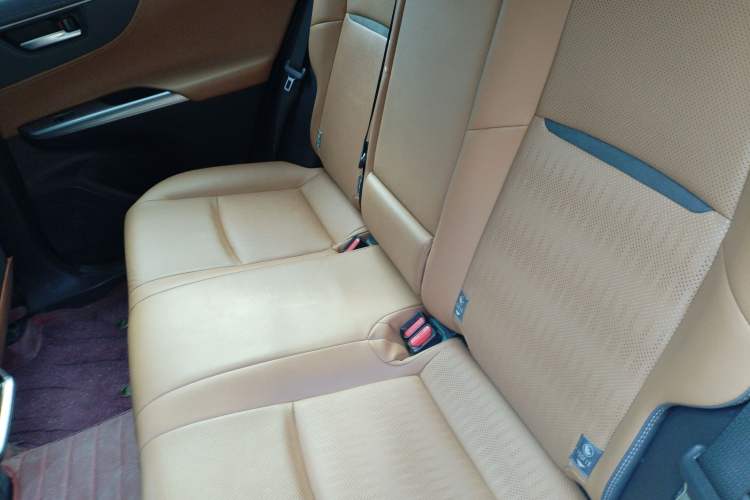 Used Toyota Venza 2022 2.0L CVT Two-Wheel Drive Prestige Edition Left Rear Seat