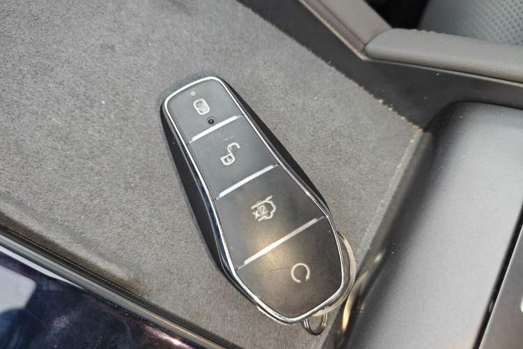 Used BYD Qin L 2025 DM-i Smart Drive 120KM Superior Model
