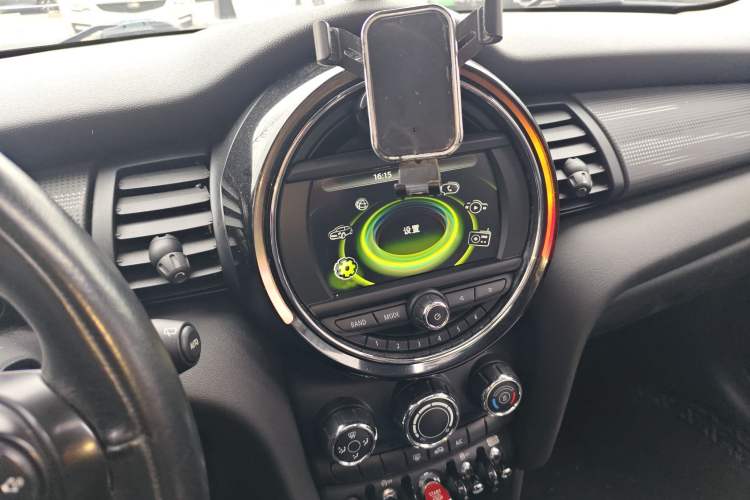 Used MINI MINI 2016 1.5T COOPER Five-Door Edition