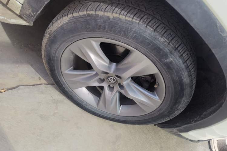 Used Toyota Highlander 2018 2.0T Four-Wheel Drive Luxury Edition 7 Seats China V Emission Standard Right Front Wheel Hub