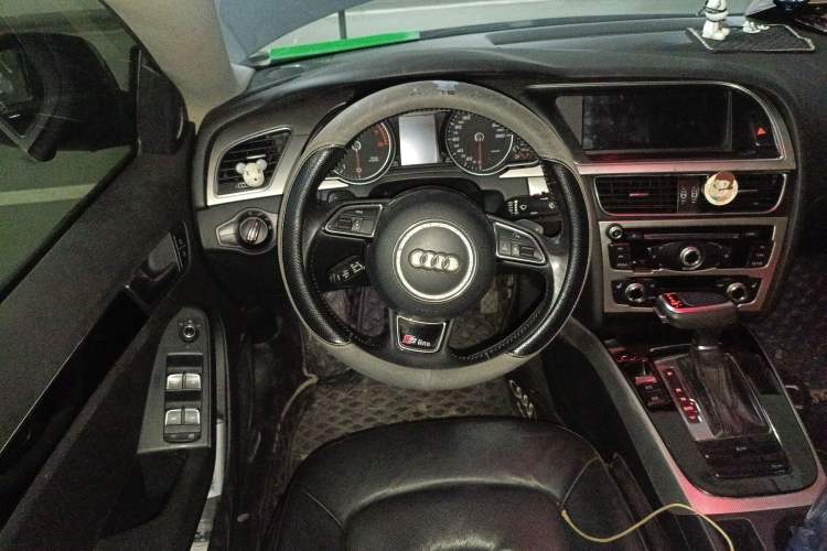 Used Audi A5 2013 Sportback 40 TFSI Steering Wheel