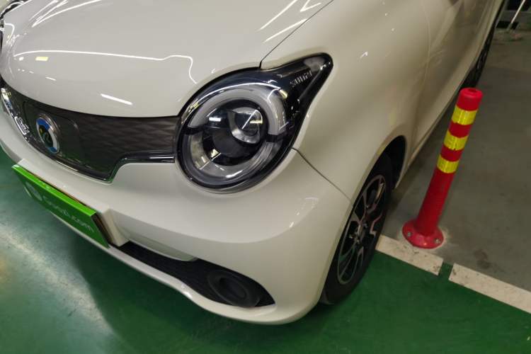 Used Brilliance Xinri i03 2021 318 km 31.45 kWh