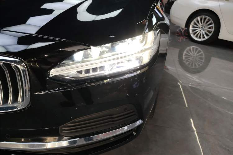 Used Volvo S90 New Energy 2025 Plug-in Hybrid Four-Wheel Drive Long-Range Luxury Smart Edition Left Front Headlight