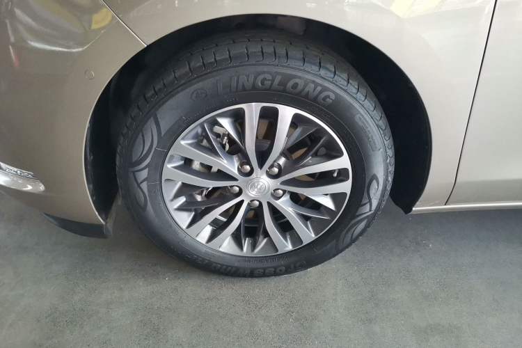 Used Buick GL8 2022 ES Landtrek 653T Luxury Edition
