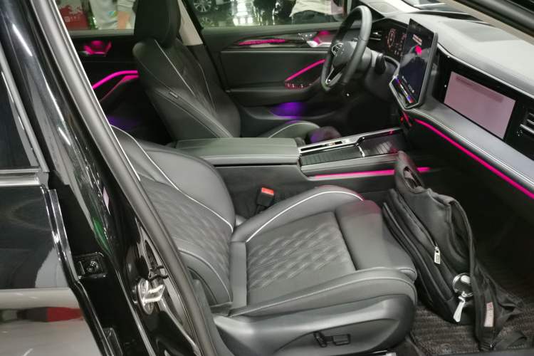 Used Volkswagen Magotan 2024 380TSI DSG Prestige Edition DaMai Package
