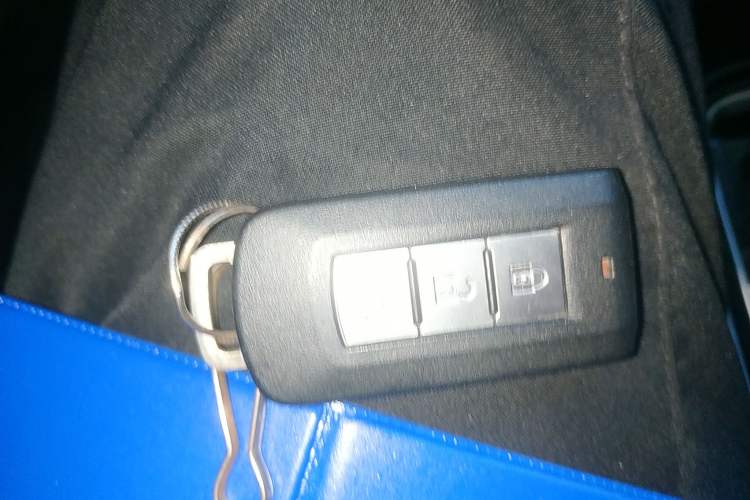 Used Mitsubishi Outlander 2019 2.4L 4x4 Zhi Xiang Edition 7 Seats China V Emission Standard