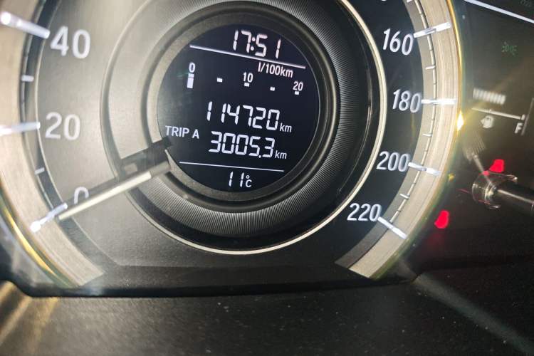 Used Honda Elysion 2016 2.4L Classic Edition Odometer Close Up