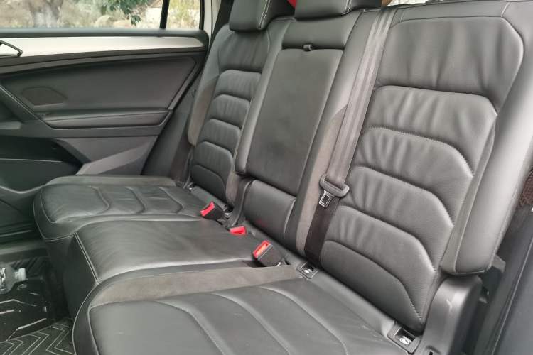 Used Volkswagen Tiguan L 2020 330TSI Automatic Two-Wheel Drive Panoramic Comfort Edition China VI Standard Left Rear Seat