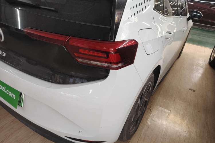 Used Volkswagen ID.3 2024 Outstanding Edition Exterior 3