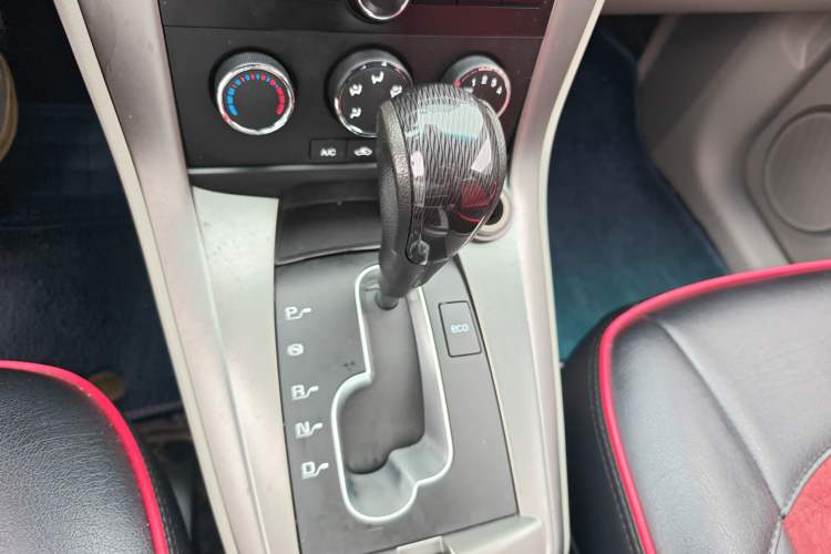 Used Chevrolet Captiva 2015 2.4L Two-Wheel Drive Urban Version 5 Seats