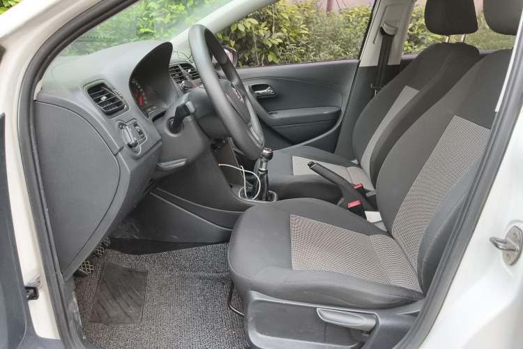 Used Volkswagen Polo 2016 1.4L Manual Fashion Model
