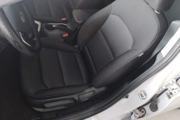 Used Hyundai Elantra (6th Generation / Lingdong) 2016 1.6L Automatic ZhiXuan – Elite Version