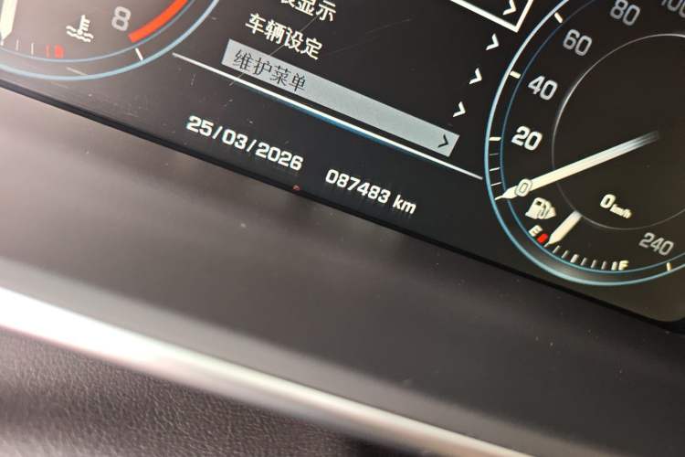 Used Land Rover Range Sport 2014 3.0 SC V6 HSE DYNAMIC Odometer Close Up